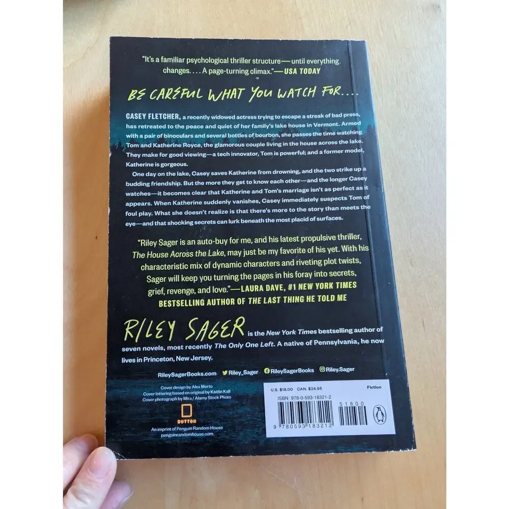 🎃The House Across the Lake by Riley Sager